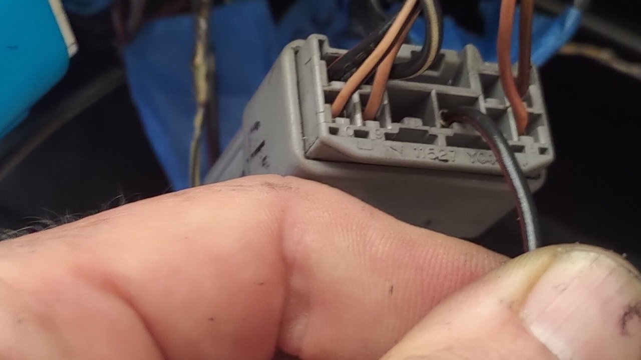 Finding injector power on gray plug IS300